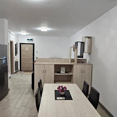 Crown & Plaja Sauna Piscina Gym Restaurants Năvodari