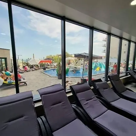 Crown & Plaja Sauna Piscina Gym Restaurants * Năvodari