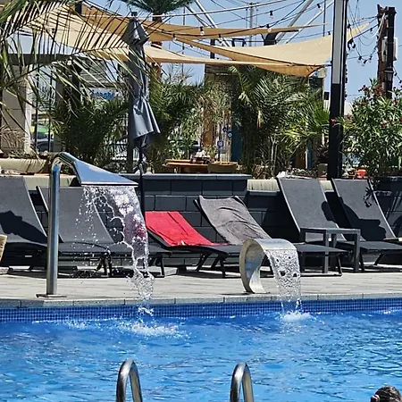 Crown & Plaja Sauna Piscina Gym Restaurants Appartamento Năvodari