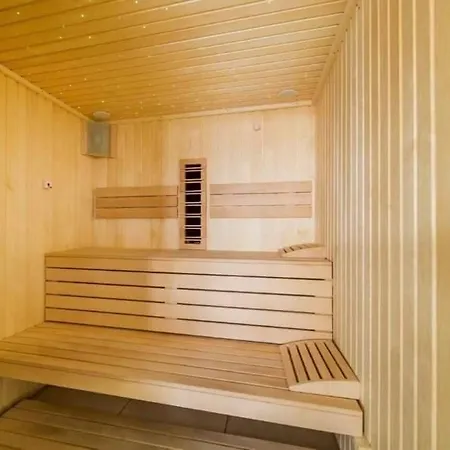 Appartement Crown & Plaja Sauna Piscina Gym Restaurants *