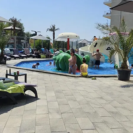 Appartement Crown & Plaja Sauna Piscina Gym Restaurants *