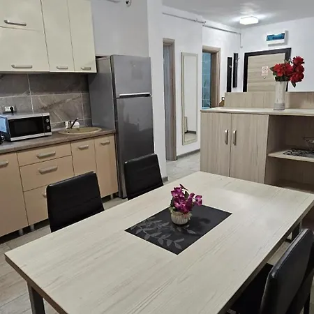 Crown & Plaja Sauna Piscina Gym Restaurants Appartement *