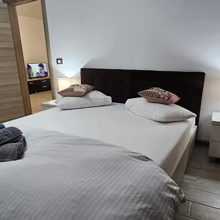 Crown & Plaja Sauna Piscina Gym Restaurants Appartement *