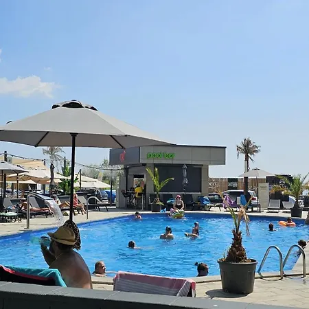 Crown & Plaja Sauna Piscina Gym Restaurants *
