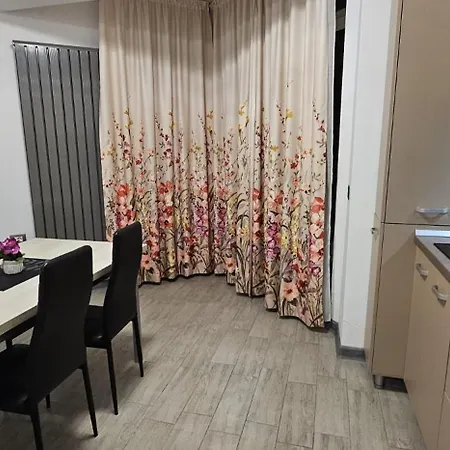 Crown & Plaja Sauna Piscina Gym Restaurants *