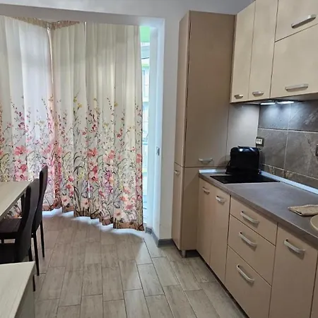 Crown & Plaja Sauna Piscina Gym Restaurants Appartement