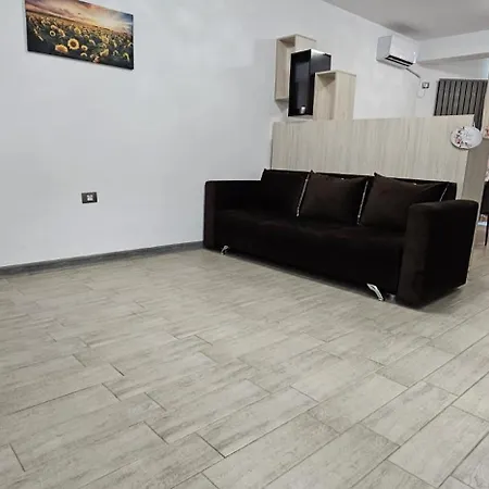 Crown & Plaja Sauna Piscina Gym Restaurants *