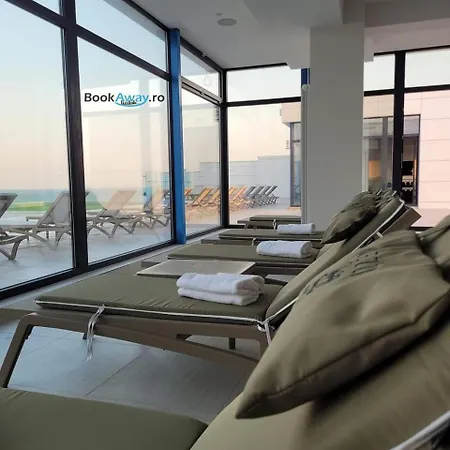 Crown & Plaja Sauna Piscina Gym Restaurants Năvodari