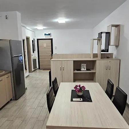 Crown & Plaja Sauna Piscina Gym Restaurants Appartement Năvodari